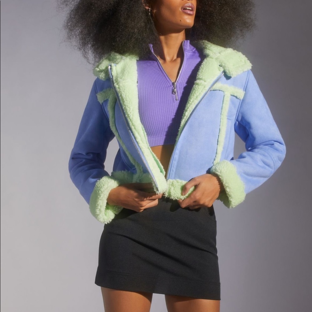 Urban Outfitters Roselyn Faux Sherling Blue Cozy cropped Y2K hood Jacket Coat - Picture 2 of 6